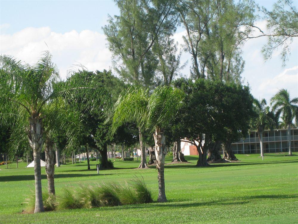 Hollywood Beach Golf Resort Екстериор снимка