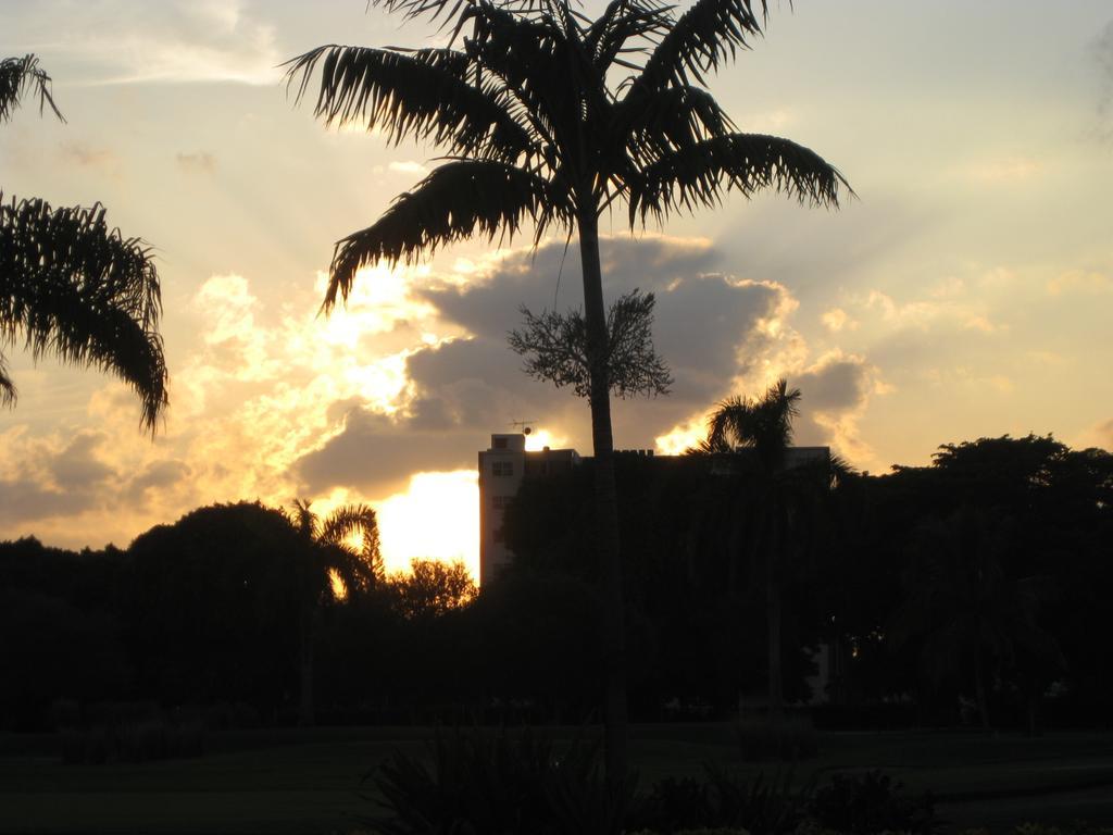 Hollywood Beach Golf Resort Екстериор снимка