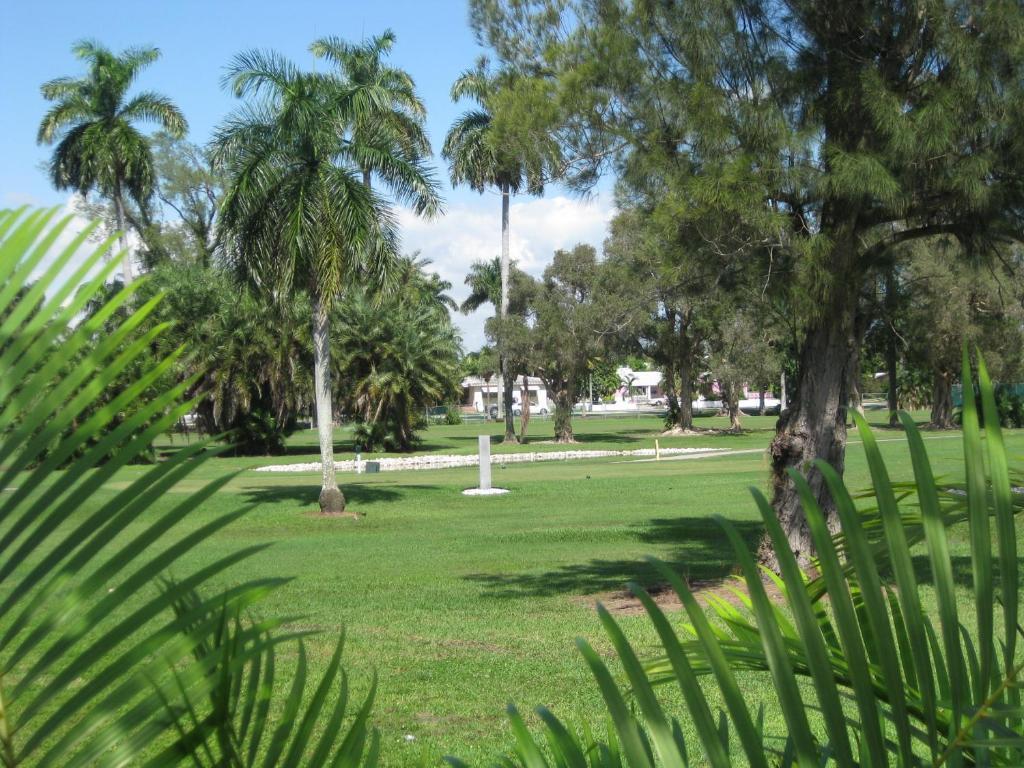 Hollywood Beach Golf Resort Екстериор снимка