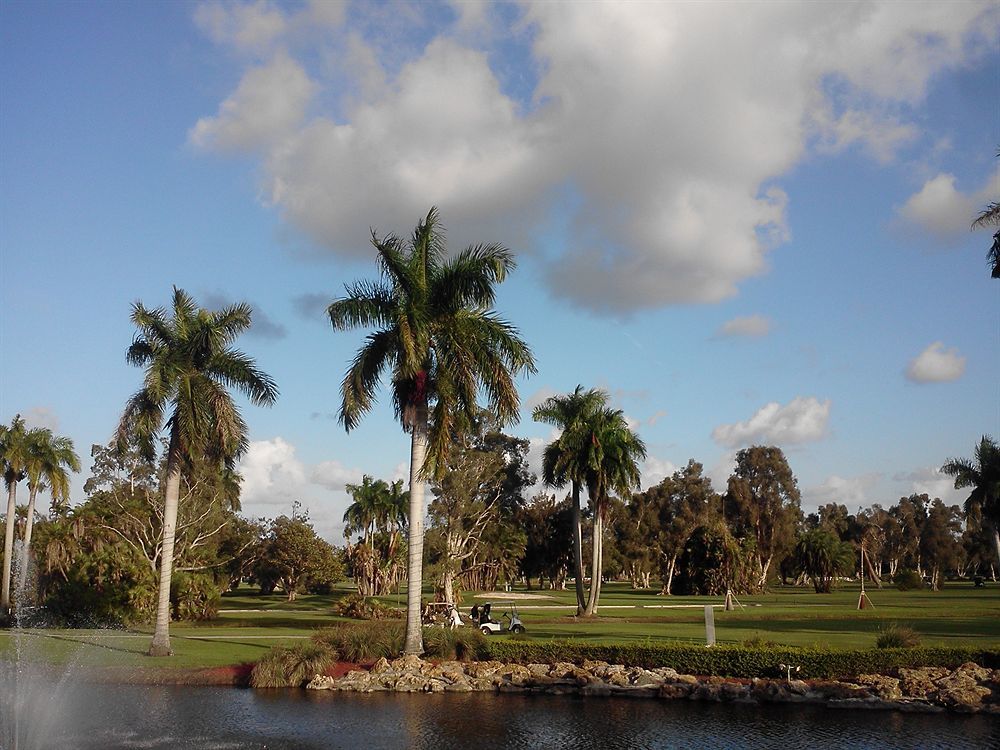 Hollywood Beach Golf Resort Екстериор снимка